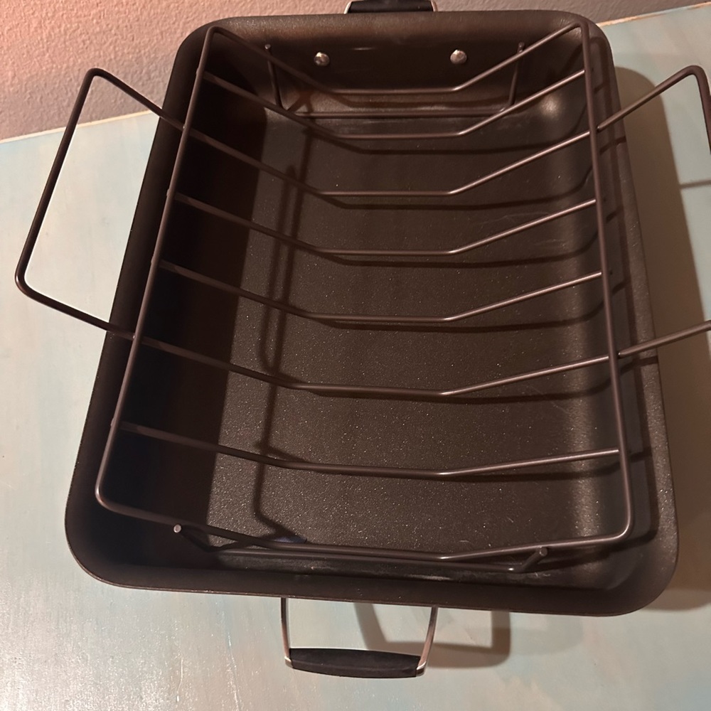 Calphalon roasting pan with rack…New in box